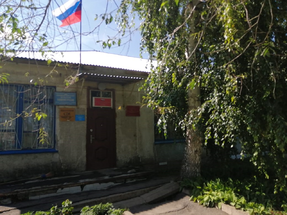 Здание администрации Новокалманского сельсовета.